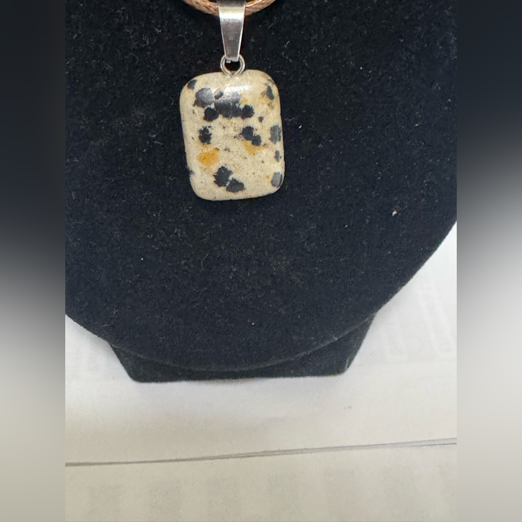 Speckled Stone Pendant Necklace